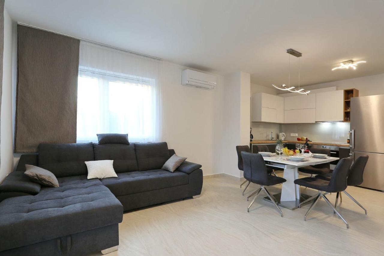 Villa Ankora 1 With Heated Pool 比奥格勒·纳·莫鲁 外观 照片