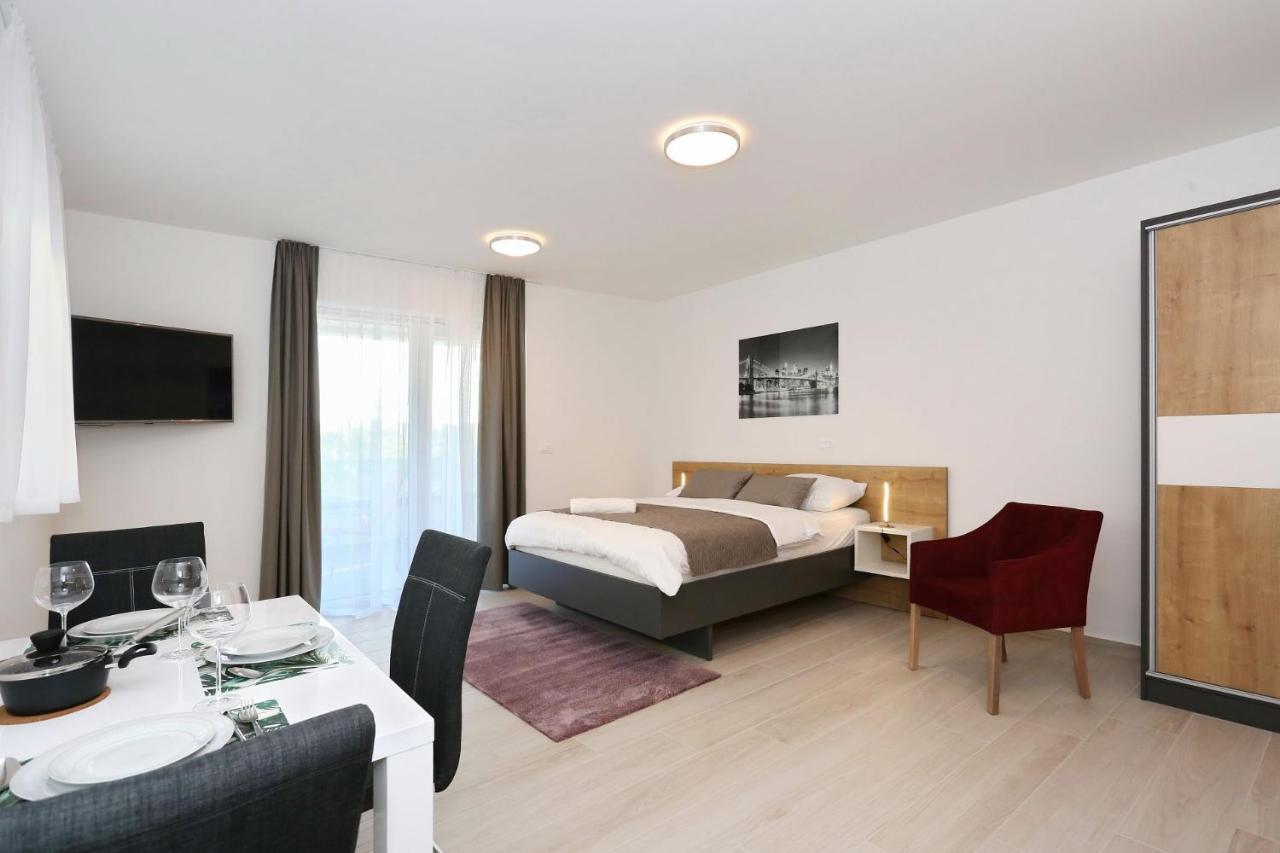 Villa Ankora 1 With Heated Pool 比奥格勒·纳·莫鲁 外观 照片
