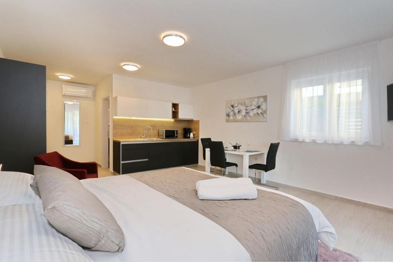 Villa Ankora 1 With Heated Pool 比奥格勒·纳·莫鲁 外观 照片