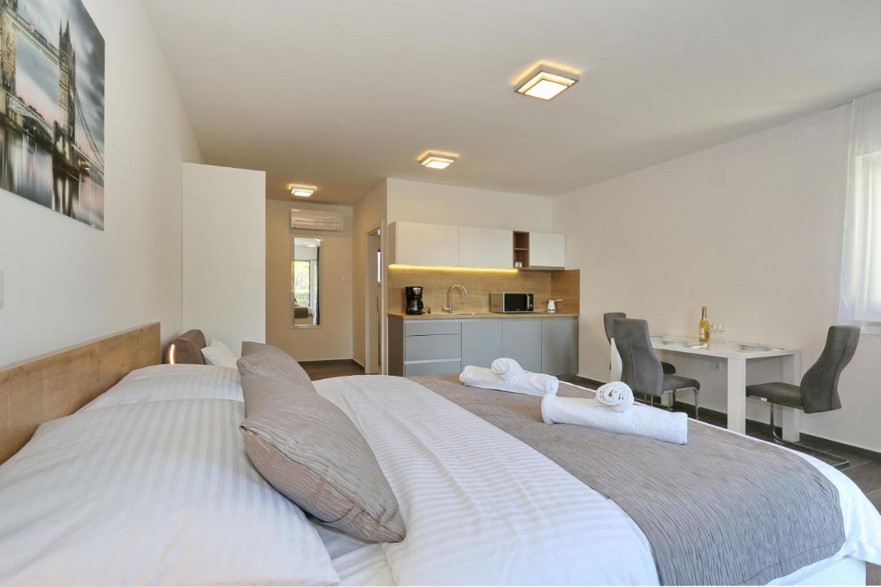 Villa Ankora 1 With Heated Pool 比奥格勒·纳·莫鲁 外观 照片