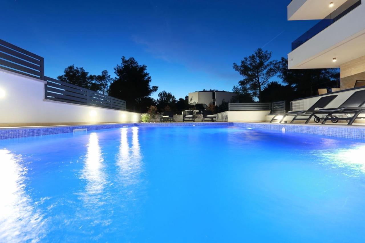Villa Ankora 1 With Heated Pool 比奥格勒·纳·莫鲁 外观 照片