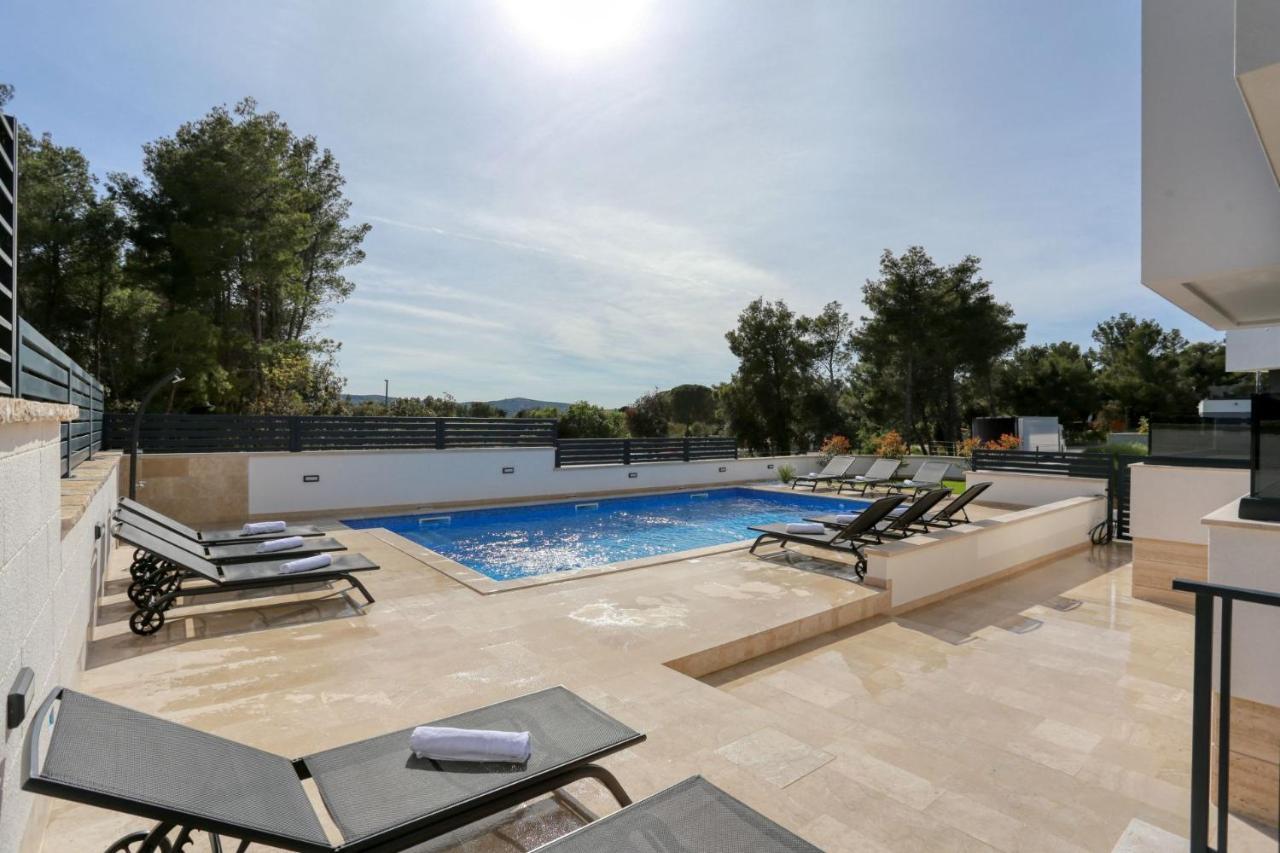Villa Ankora 1 With Heated Pool 比奥格勒·纳·莫鲁 外观 照片