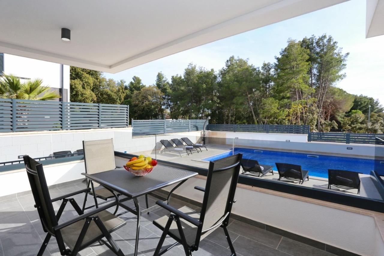 Villa Ankora 1 With Heated Pool 比奥格勒·纳·莫鲁 外观 照片