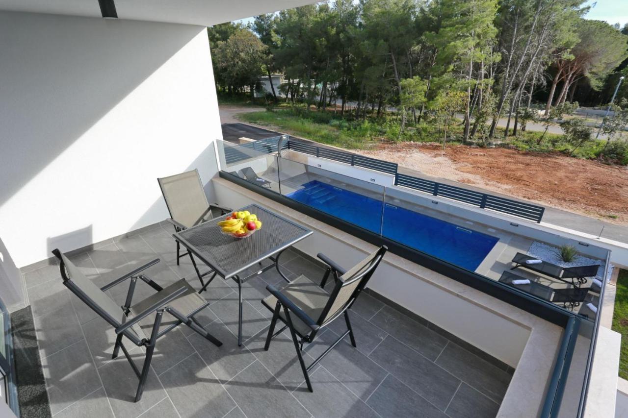 Villa Ankora 1 With Heated Pool 比奥格勒·纳·莫鲁 外观 照片